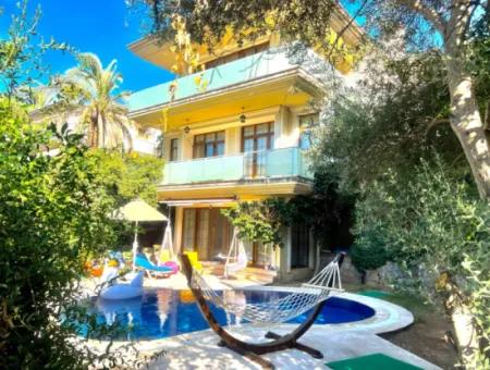 900M2 Landanteil Verfügbar In Marmaris Armutalan Gebiet, 4 Zimmer, 2 Wohnzimmer, 5 Badezimmer, 450M2 Villa Zum Verkauf