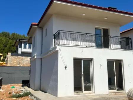 3 Rooms 3 Bathrooms 160M2 Forest View Villa For Sale In Marmaris Çetibeli Mahallesi 400M2 Plot With Full Detached Swimming Pool