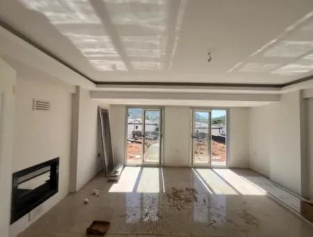 Marmaris Çetibeli Mahallesi Tam Müstakil Yüzme Havuzlu 400M2 Arsa İçerisinde 3 Oda 3 Banyo 160M2 Satılık Orman Manzaralı Villa